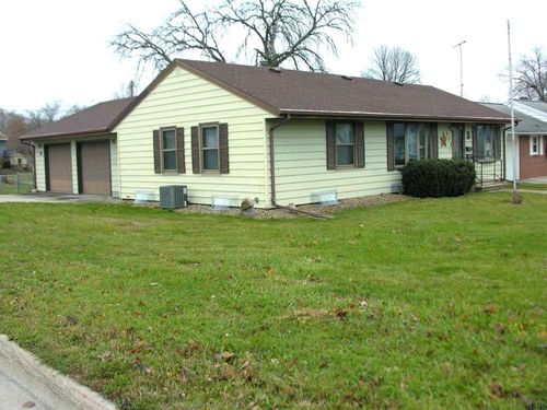 804 5th St Se, Mason City, IA, 50401-4221 | Card Image