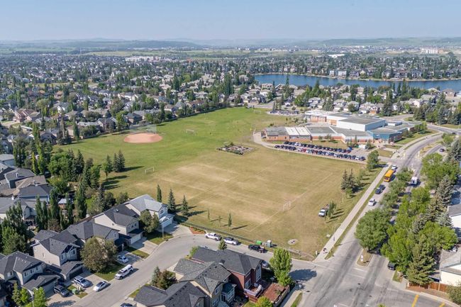 71 Chapman Green Se, House other with 5 bedrooms, 4 bathrooms and 4 parking in Calgary AB | Image 32
