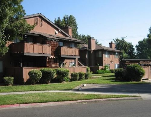 104-4860 E Lane Ave, Fresno, CA, 93727-3836 | Card Image