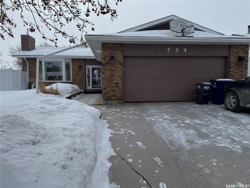 734 Wollaston Crt, Saskatoon, SK, S7J4E5 | Card Image