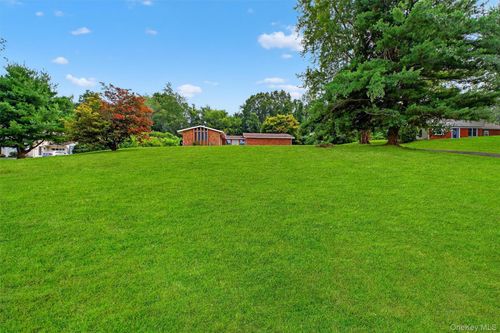7 Penny Ln, Marlboro, NY, 12542-5307 | Card Image