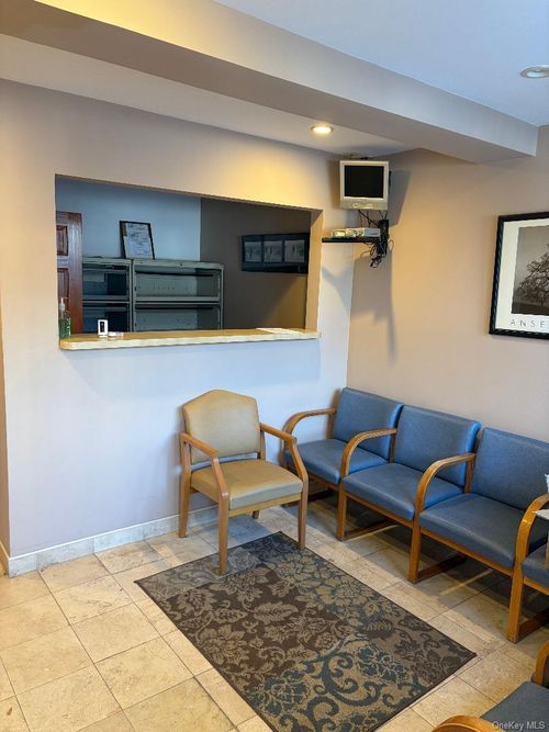 3014 31st Ave, Astoria, NY, 11106-2405 | Card Image