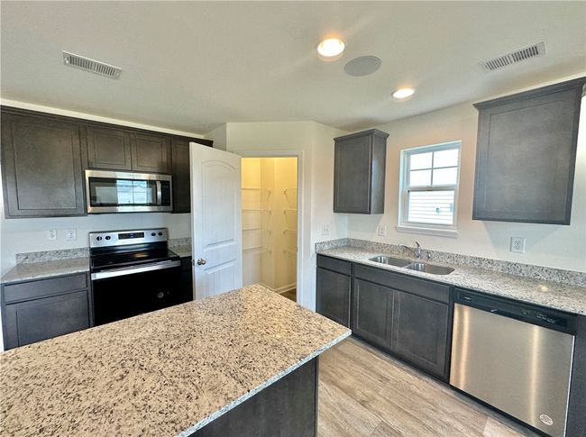 469 Seaborn Cir, House other with 3 bedrooms, 3 bathrooms and null parking in Pendleton SC | Image 9