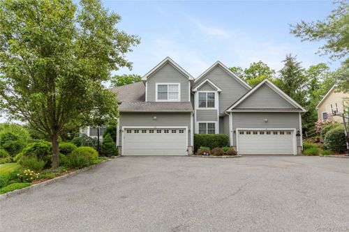 16 Agnew Farm Rd, North Castle, NY, 10504-1371 | Card Image