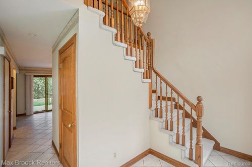 2201 Siboney Ct, Rochester Hills, MI, 48309-3749 | Card Image