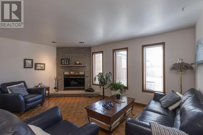 199 Valley St, Home with 5 bedrooms, 4 bathrooms and null parking in Thunder Bay ON | Image 4
