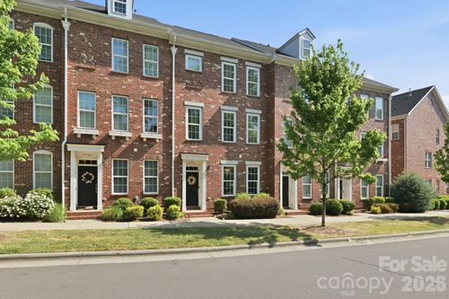 9122 Oban Passage Dr, Charlotte, NC, 28273-3572 | Card Image