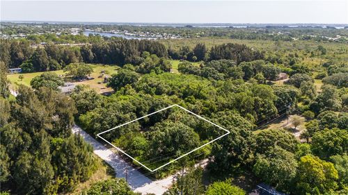 8700 63rd Ave, Vero Beach, FL, 32967 | Card Image