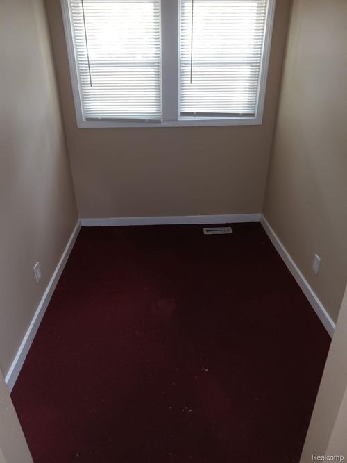 9164 Haverhill St, Detroit, MI, 48224-2526 | Card Image