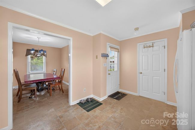 Kitchen / Dining Room | Image 14