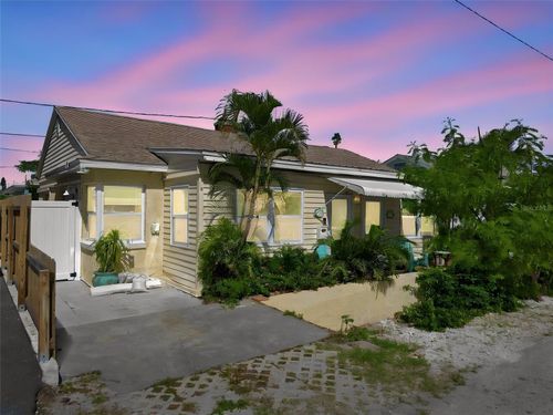 78 146th Ave E, MADEIRA BEACH, FL, 33708-2118 | Card Image