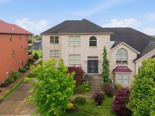 1043 Blackthorne Dr, Jeannette, PA, 15644-4729 | Card Image