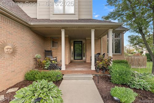 1324 Peppergrove Dr, Brighton, MI, 48116-6783 | Card Image