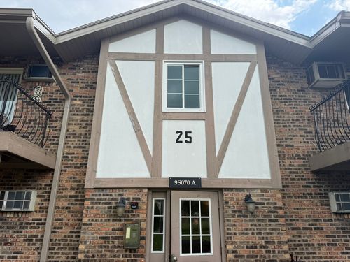 102-9S070 Frontage Rd, Willowbrook, IL, 60527 | Card Image