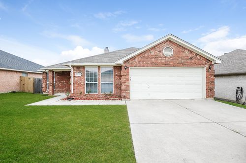 9228 Alyssa Dr, White Settlement, TX, 76108-3547 | Card Image