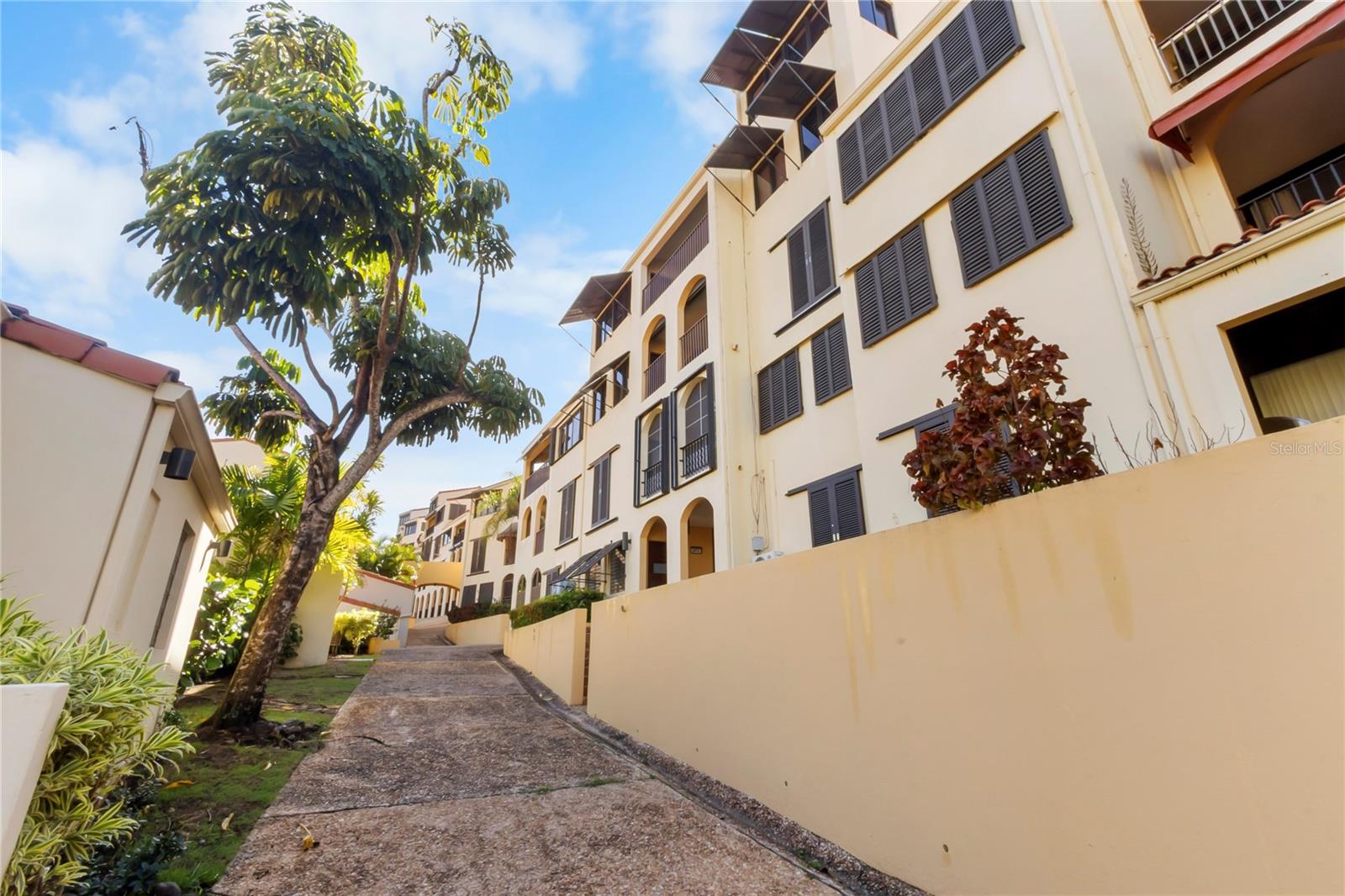 Residential en venta en HUMACAO, 100 CANDELERO DR., 1063 m²