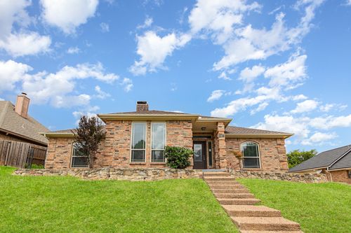 3233 David Dr, Hurst, TX, 76054-2040 | Card Image