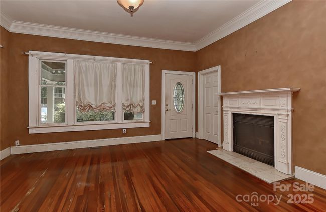 Living Room | Image 16