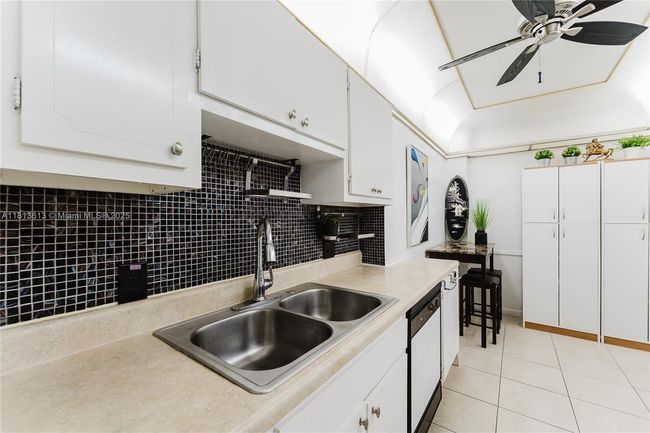 APT-505 - 4330 Hillcrest Dr, Condo with 1 bedrooms, 2 bathrooms and null parking in Hollywood FL | Image 9