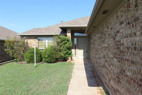 512 Woodsong Drive, Norman, OK, 73071 | Card Image