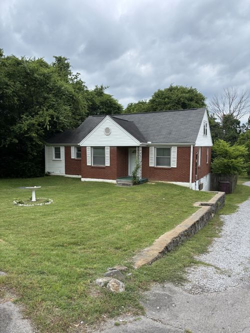 1206 Coreland Dr, Madison, TN, 37115-5219 | Card Image