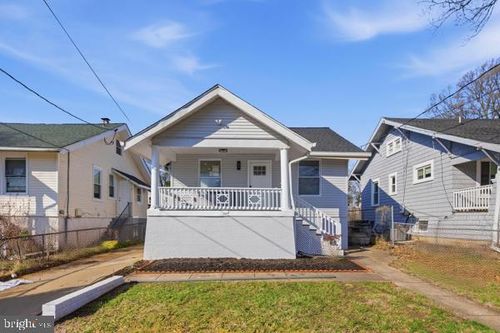 3804 40th Ave, BRENTWOOD, MD, 20722-1607 | Card Image