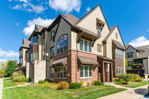 654 Parkside Ct, Libertyville, IL, 60048-1405 | Card Image