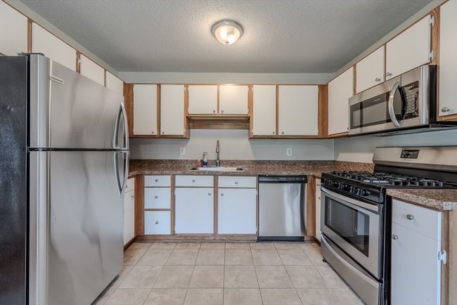 UNIT-29 - 74 Tennis Plaza Rd, Condo with 2 bedrooms, 1 bathrooms and 1 parking in Dracut MA | Image 13