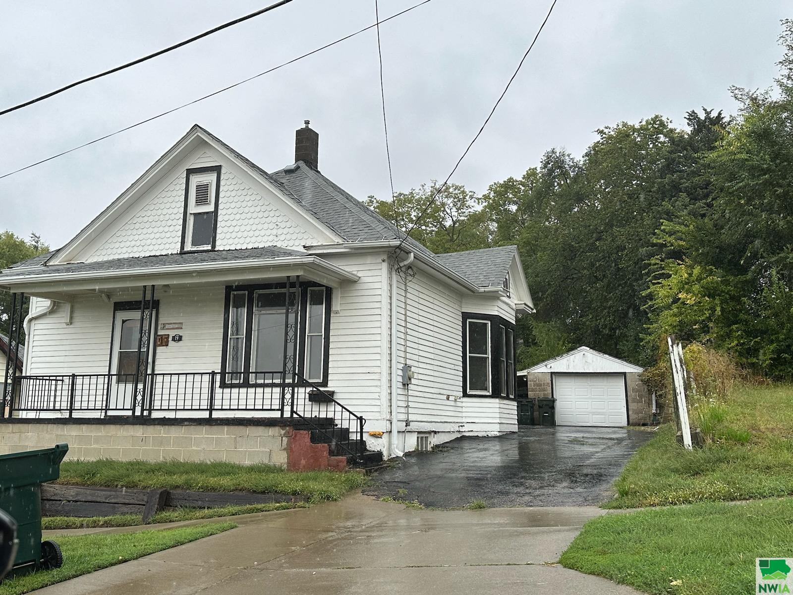 13th St, Sioux City, IA 51103