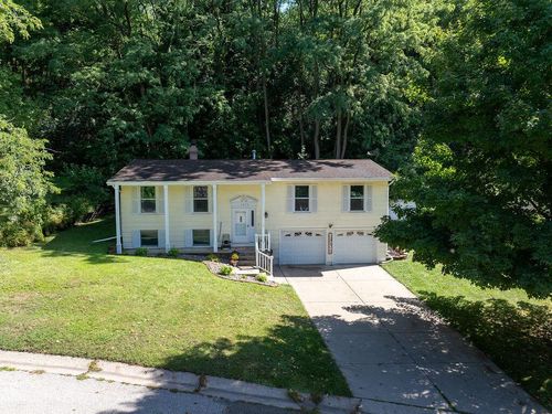 1026 Glen Echo Rd, Winona, MN, 55987-5000 | Card Image