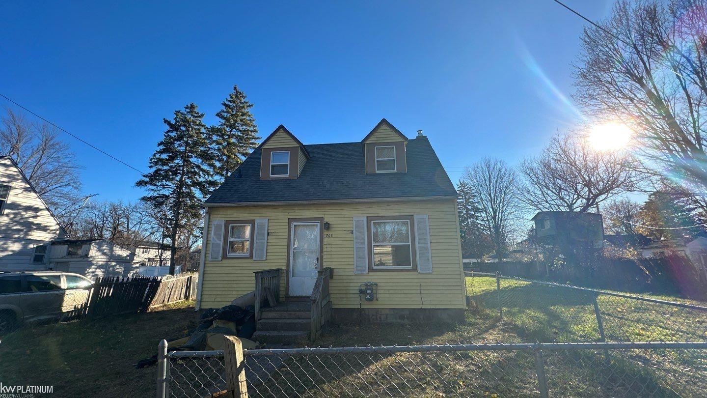 Pleasant St, Saginaw, MI 48602