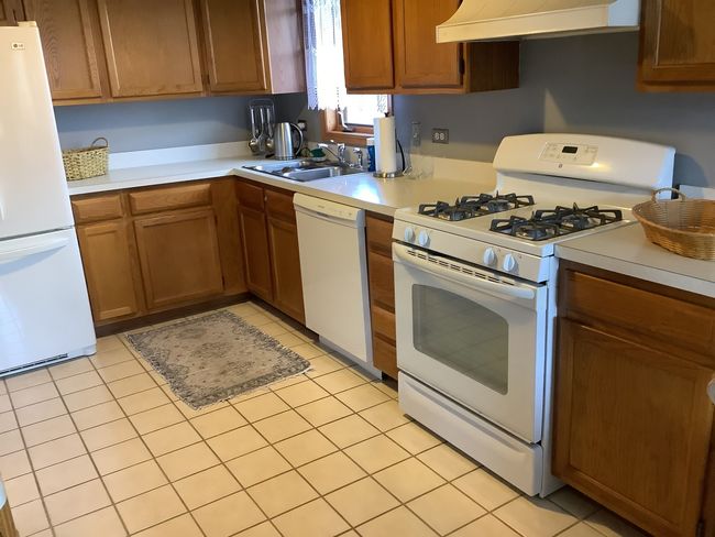 APT-3D - 9211 S Roberts Rd, Condo with 2 bedrooms, 2 bathrooms and 1 parking in Hickory Hills IL | Image 9