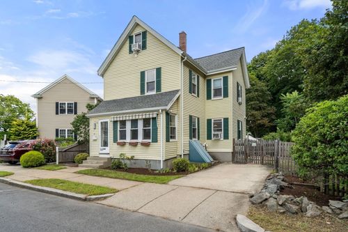 92 Allison St, Newton, MA, 02458-1028 | Card Image
