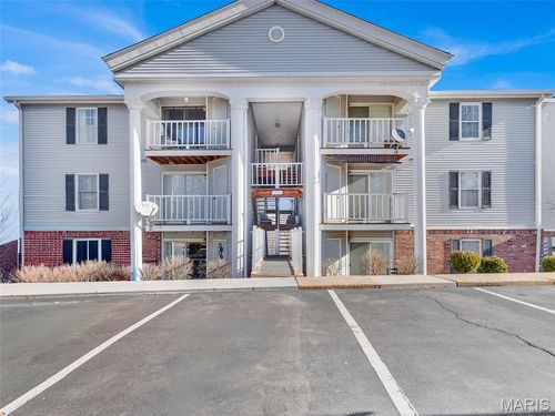 apt-j-1231 Creve Coeur Crossing Ln, Chesterfield, MO, 63017-9736 | Card Image