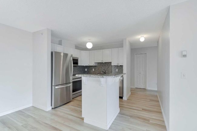 412 - 6000 Somervale Court Sw, Home with 2 bedrooms, 2 bathrooms and 2 parking in Calgary AB | Image 5