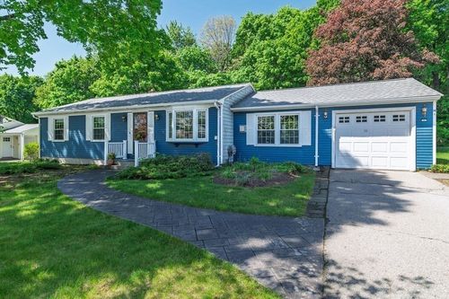 96 Sleepy Hollow Dr, Cumberland, RI, 02864-3240 | Card Image
