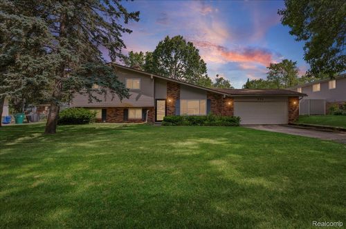226 Ruppert St, Commerce Township, MI, 48382-4059 | Card Image