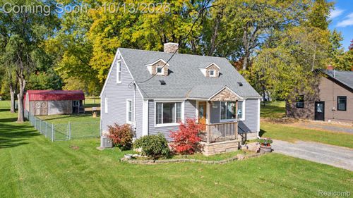9197 Neff Rd, Clio, MI, 48420-1675 | Card Image