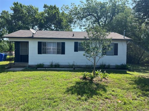519 M L K Dr, Elgin, TX, 78621-3031 | Card Image