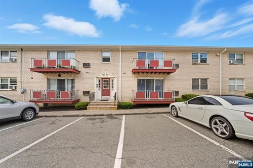 352 Hoover Ave, Bloomfield, NJ, 07003-3965 | Card Image