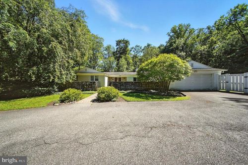 10 Carey Dr, AMBLER, PA, 19002-5417 | Card Image