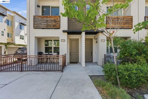 37336 Duckling Ter, Fremont, CA, 94536-4982 | Card Image