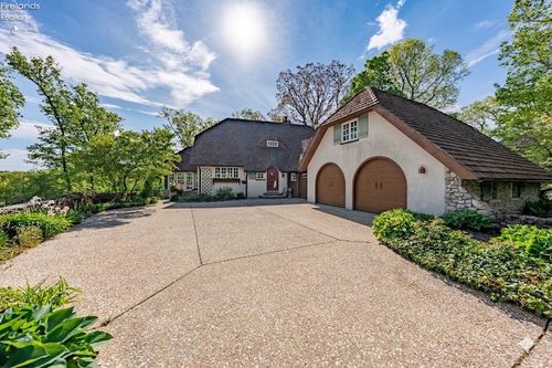2865 N Trillium Ln, Port Clinton, OH, 43452-4020 | Card Image