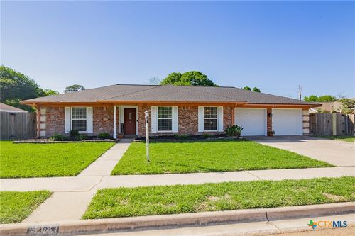 118 Berkshire Ln, Victoria, TX, 77904-1753 | Card Image