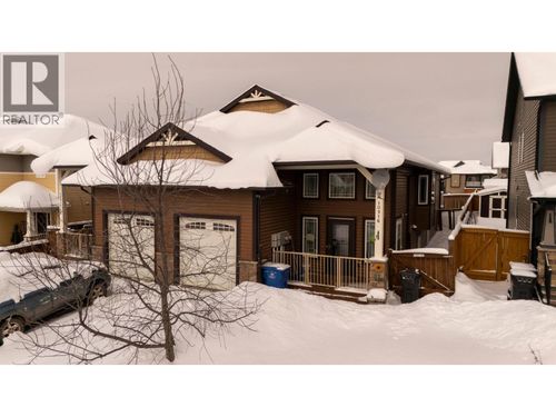 10916 104a Avenue, Fort St John, BC, V1J0J3 | Card Image