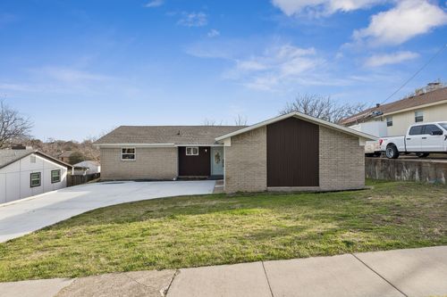 1202 Ryan Ave, Carrollton, TX, 75006-3918 | Card Image