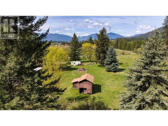 5110 Vance Rd, House other with 3 bedrooms, 3 bathrooms and 2 parking in Canyon BC | Image 44
