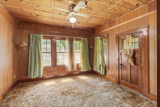 911 N Avenue C, House other with 3 bedrooms, 2 bathrooms and null parking in Elgin TX | Image 26