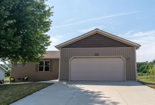 511 White Spruce Ave, Baraboo, WI, 53913-9189 | Card Image