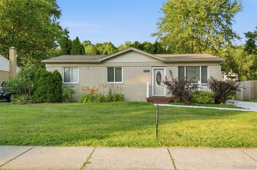 50516 Jim Drive, Chesterfield Township, MI, 48047 | Card Image